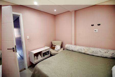 Casa à venda com 600m², 4 quartos e 7 vagasQuarto 2