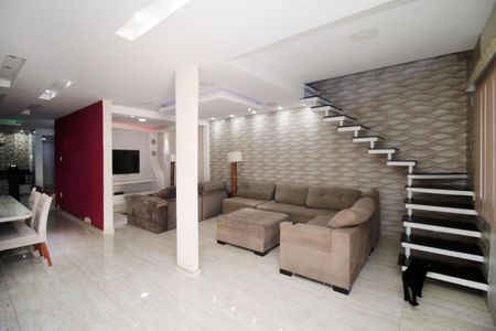 Sala de casa à venda com 4 quartos, 600m² em Vigário Geral, Rio de Janeiro