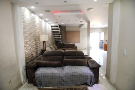 Casa à venda com 600m², 4 quartos e 7 vagasSala