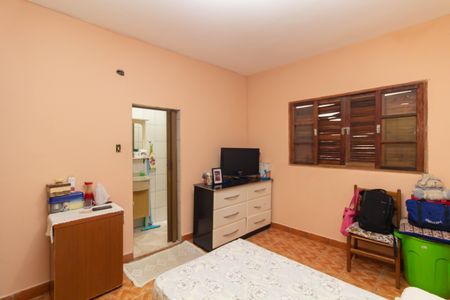 Casa à venda com 260m², 5 quartos e 2 vagasSuíte