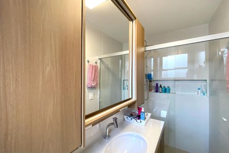 Apartamento à venda com 77m², 2 quartos e 1 vagaBanheiro