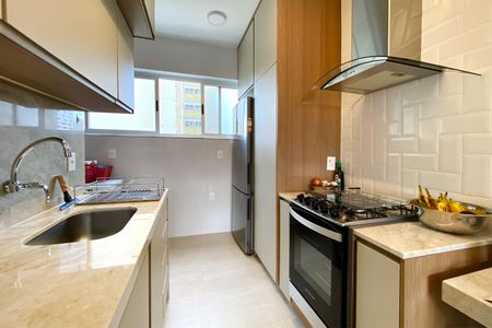 Apartamento à venda com 77m², 2 quartos e 1 vagaCozinha