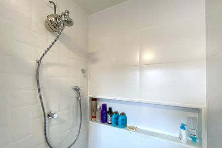 Apartamento à venda com 77m², 2 quartos e 1 vagaBanheiro