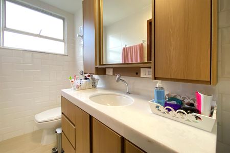 Apartamento à venda com 77m², 2 quartos e 1 vagaBanheiro