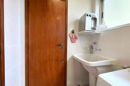 Apartamento à venda com 77m², 2 quartos e 1 vagaÁrea de Serviço