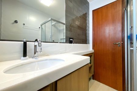 Apartamento à venda com 77m², 2 quartos e 1 vagaBanheiro da Suíte 1