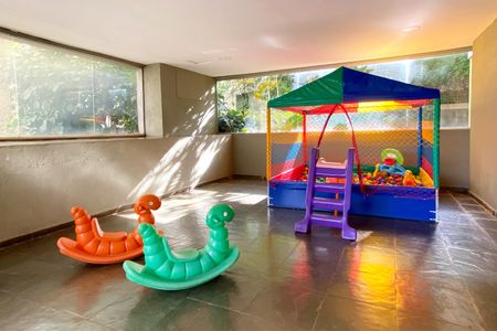 Apartamento à venda com 77m², 2 quartos e 1 vagaÁrea comum