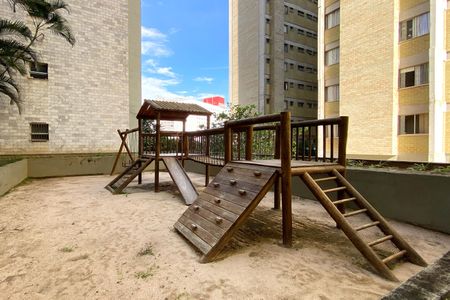 Apartamento à venda com 77m², 2 quartos e 1 vagaÁrea comum