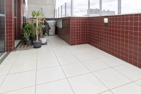 Apartamento à venda com 133m², 2 quartos e 2 vagasCobertura