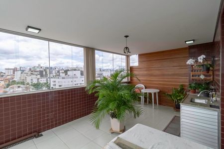 Apartamento à venda com 133m², 2 quartos e 2 vagasCobertura