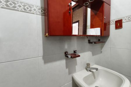 Casa à venda com 100m², 2 quartos e 3 vagasBanheiro Social