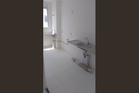 Cozinha de apartamento para alugar com 2 quartos, 44m² em Piatã, Salvador