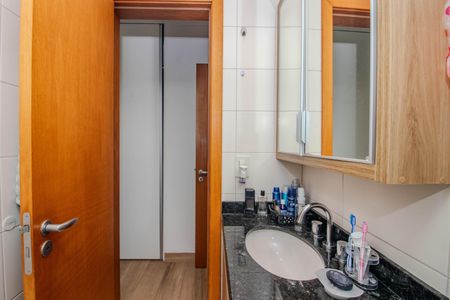 Apartamento à venda com 85m², 2 quartos e 2 vagas Apartamento à venda com 85m², 2 quartos e 2 vagasBanheiro da Suíte