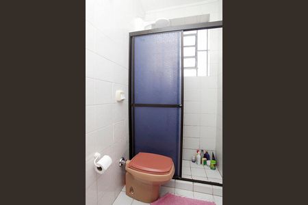 Banheiro de apartamento à venda com 1 quarto, 45m² em Azenha, Porto Alegre