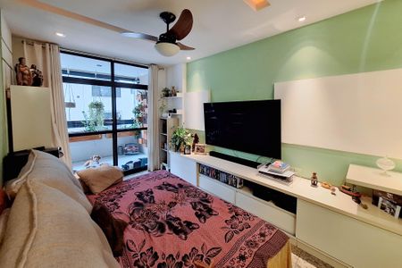 Apartamento à venda com 101m², 2 quartos e 1 vaga Apartamento à venda com 101m², 2 quartos e 1 vagaSala