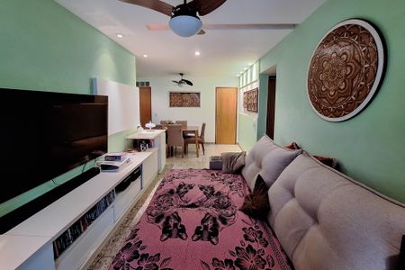 Apartamento à venda com 101m², 2 quartos e 1 vaga Apartamento à venda com 101m², 2 quartos e 1 vagaSala