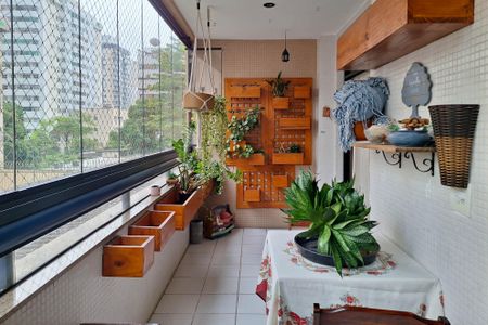 Apartamento à venda com 101m², 2 quartos e 1 vaga Apartamento à venda com 101m², 2 quartos e 1 vagaVaranda da Sala