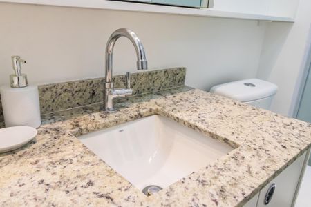 Banheiro de apartamento para alugar com 1 quarto, 40m² em Empresarial 18 do Forte, Barueri