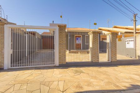 Casa para alugar com 109m², 2 quartos e 2 vagas Casa para alugar com 109m², 2 quartos e 2 vagasFachada/Placa instalada