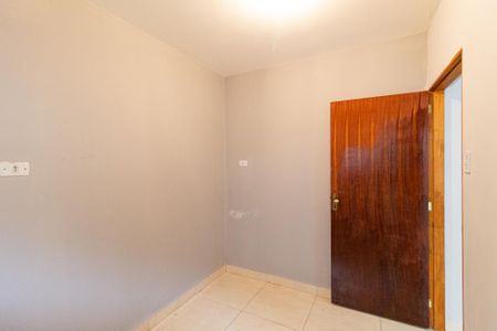 Quarto 1 de casa para alugar com 2 quartos, 42m² em Vila Silviania, Carapicuíba
