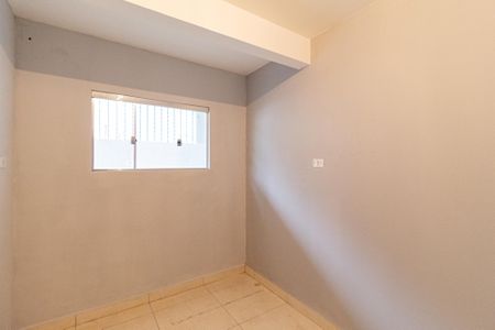 Quarto 1 de casa para alugar com 2 quartos, 42m² em Vila Silviania, Carapicuíba