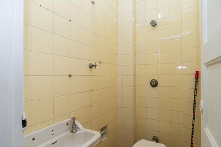 Apartamento à venda com 157m², 3 quartos e 2 vagas Apartamento à venda com 157m², 3 quartos e 2 vagasBanheiro de Serviço