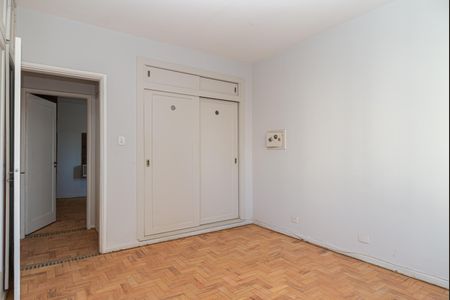 Apartamento à venda com 157m², 3 quartos e 2 vagas Apartamento à venda com 157m², 3 quartos e 2 vagasQuarto 1