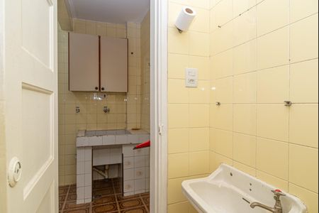 Apartamento à venda com 157m², 3 quartos e 2 vagas Apartamento à venda com 157m², 3 quartos e 2 vagasBanheiro de Serviço