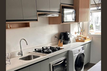 Cozinha de apartamento à venda com 2 quartos, 67m² em São Sebastião, Porto Alegre