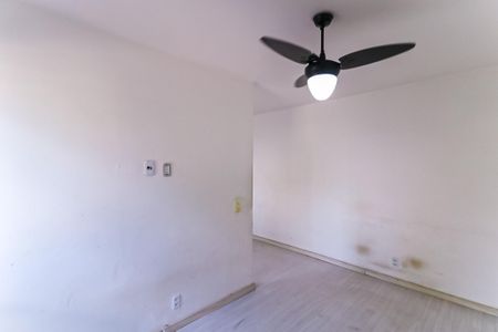 Sala de apartamento para alugar com 2 quartos, 61m² em Del Castilho, Rio de Janeiro