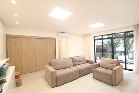 Sala de casa à venda com 3 quartos, 456m² em Veleiros, São Paulo