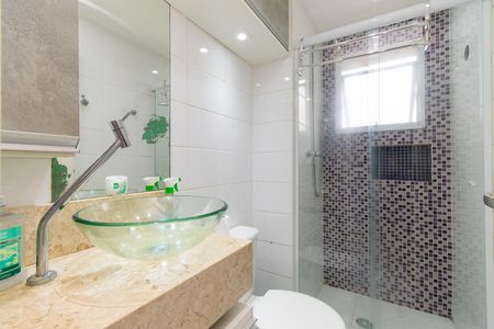 Apartamento à venda com 77m², 2 quartos e 1 vaga Apartamento à venda com 77m², 2 quartos e 1 vagaBanheiro da Suíte