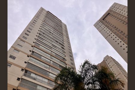 Apartamento à venda com 77m², 2 quartos e 1 vaga Apartamento à venda com 77m², 2 quartos e 1 vagaFachada