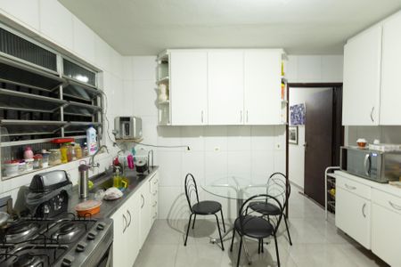 Casa à venda com 200m², 3 quartos e 2 vagas Casa à venda com 200m², 3 quartos e 2 vagasCozinha