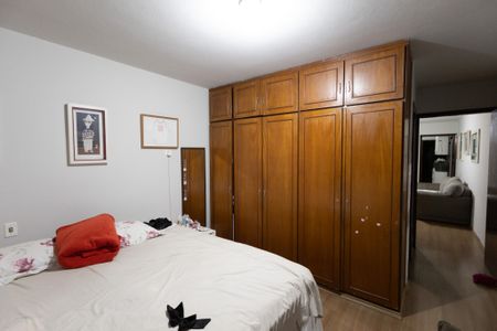 Casa à venda com 200m², 3 quartos e 2 vagas Casa à venda com 200m², 3 quartos e 2 vagasSuíte