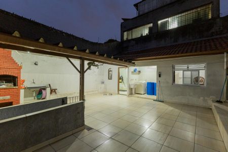 Casa à venda com 200m², 3 quartos e 2 vagas Casa à venda com 200m², 3 quartos e 2 vagasQuintal e Churrasqueira
