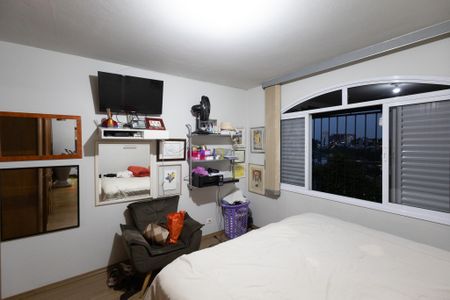 Casa à venda com 200m², 3 quartos e 2 vagas Casa à venda com 200m², 3 quartos e 2 vagasSuíte