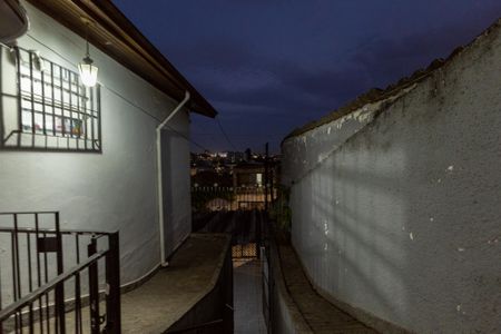 Casa à venda com 200m², 3 quartos e 2 vagas Casa à venda com 200m², 3 quartos e 2 vagasCorredor