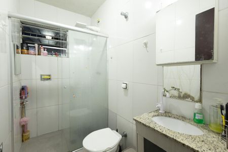 Casa à venda com 200m², 3 quartos e 2 vagas Casa à venda com 200m², 3 quartos e 2 vagasBanheiro da Suíte