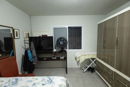 Casa à venda com 200m², 3 quartos e 2 vagas Casa à venda com 200m², 3 quartos e 2 vagasQuarto 1