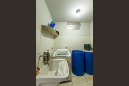 Casa à venda com 200m², 3 quartos e 2 vagas Casa à venda com 200m², 3 quartos e 2 vagasÁrea de Serviço