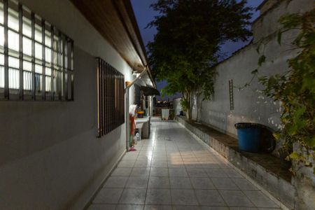 Casa à venda com 200m², 3 quartos e 2 vagas Casa à venda com 200m², 3 quartos e 2 vagasCorredor