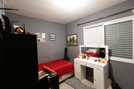 Casa à venda com 200m², 3 quartos e 2 vagas Casa à venda com 200m², 3 quartos e 2 vagasQuarto 2