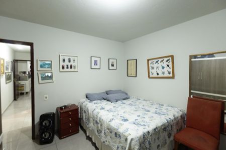 Casa à venda com 200m², 3 quartos e 2 vagas Casa à venda com 200m², 3 quartos e 2 vagasQuarto 1