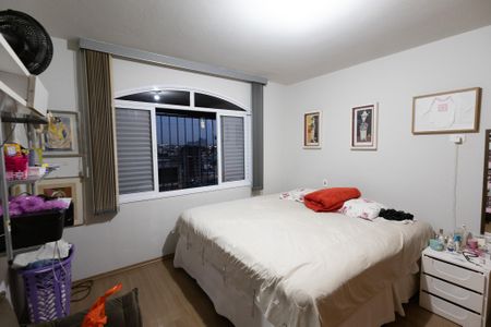 Casa à venda com 200m², 3 quartos e 2 vagas Casa à venda com 200m², 3 quartos e 2 vagasSuíte