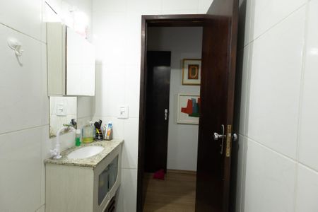 Casa à venda com 200m², 3 quartos e 2 vagas Casa à venda com 200m², 3 quartos e 2 vagasBanheiro da Suíte