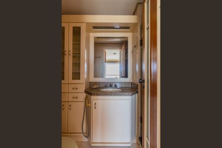 Apartamento à venda com 165m², 3 quartos e 1 vagaBanheiro da Suíte