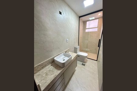 Banheiro de apartamento para alugar com 3 quartos, 120m² em Coração Eucarístico, Belo Horizonte