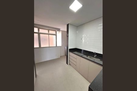 Cozinha de apartamento para alugar com 3 quartos, 120m² em Coração Eucarístico, Belo Horizonte