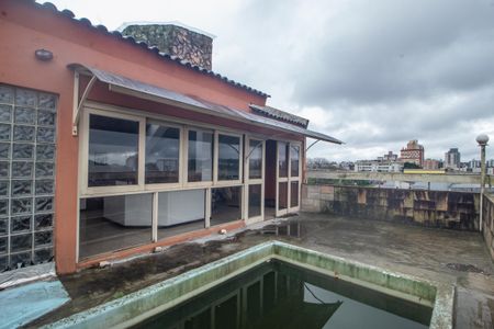 Casa à venda com 375m², 4 quartos e 2 vagasPiscina